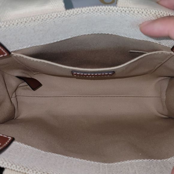 Chloé Woody Small Tote Handbag - Picture 9 of 17